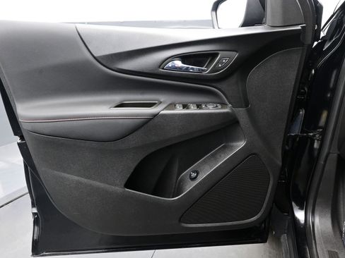 Used 2023 Chevrolet Equinox RS image 9