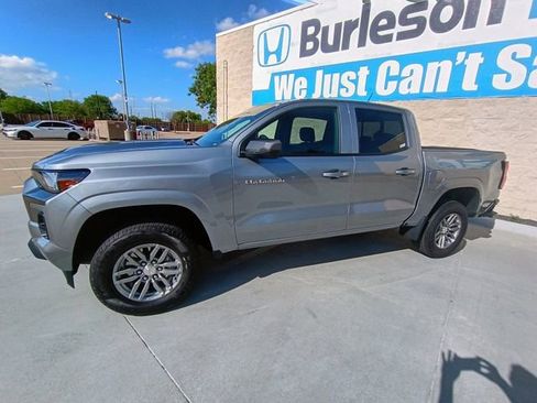 Used 2025 Chevrolet Colorado LT w/ Advanced Trailering Package AWD/4WD image 5