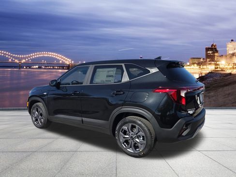 New 2026 Kia Seltos LX image 3