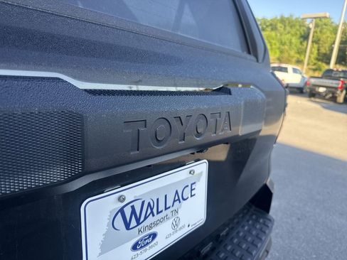 Used 2025 Toyota 4Runner SR5 AWD/4WD image 7