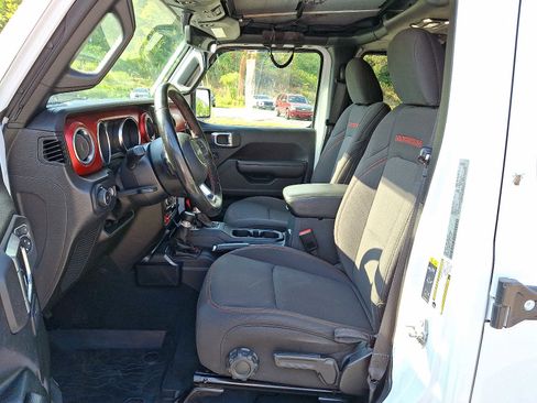 Used 2022 Jeep Wrangler Unlimited Rubicon w/ Cold Weather Group image 16