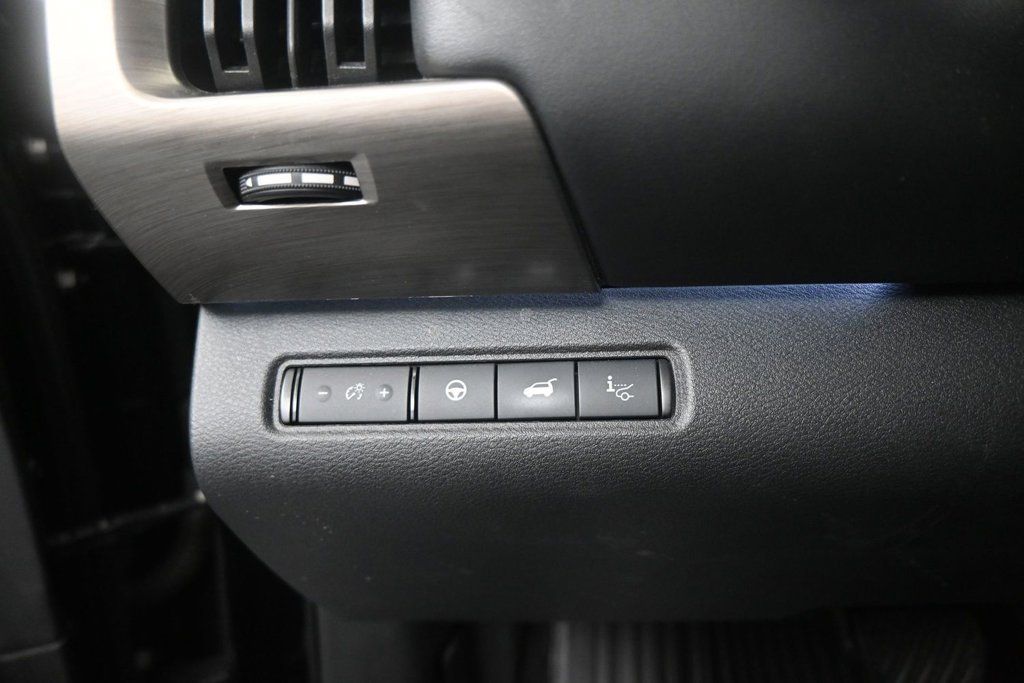 Used 2024 Nissan Pathfinder Platinum w/ Cargo Package AWD/4WD image 12