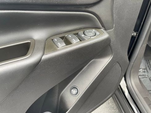 Used 2023 Chevrolet Equinox LT image 22