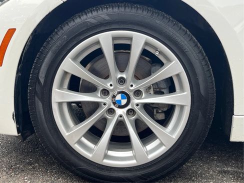 Used 2018 BMW 320i Sedan RWD image 10