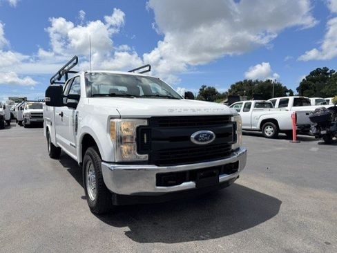 Used 2017 Ford F250 XL w/ Power Equipment Group RWD image 4