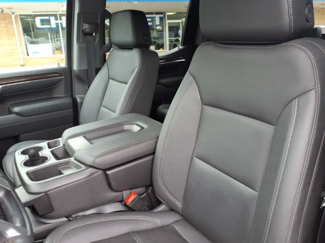 Used 2023 Chevrolet Silverado 1500 LT w/ Leather Package AWD/4WD image 9