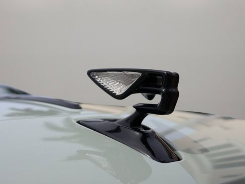 New 2025 Bentley Flying Spur Plug-In Hybrid image 3