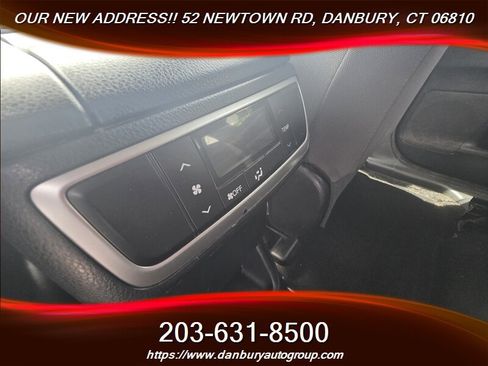 Used 2016 Toyota Highlander LE AWD/4WD image 7