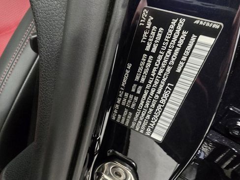 Used 2023 Porsche Macan image 15