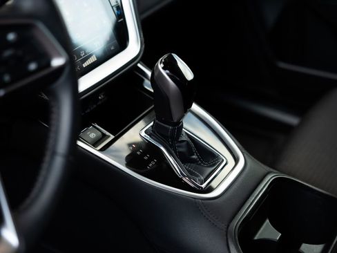 Used 2024 Subaru Outback Premium image 18