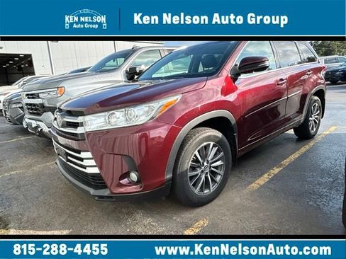 Used 2018 Toyota Highlander XLE AWD/4WD image 1