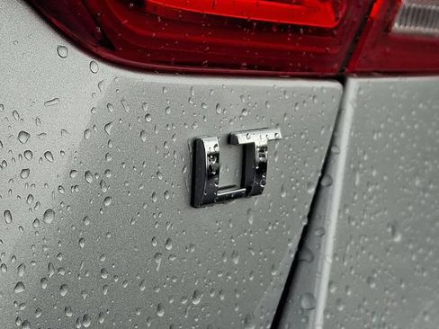 Used 2017 Chevrolet Impala LT FWD image 35