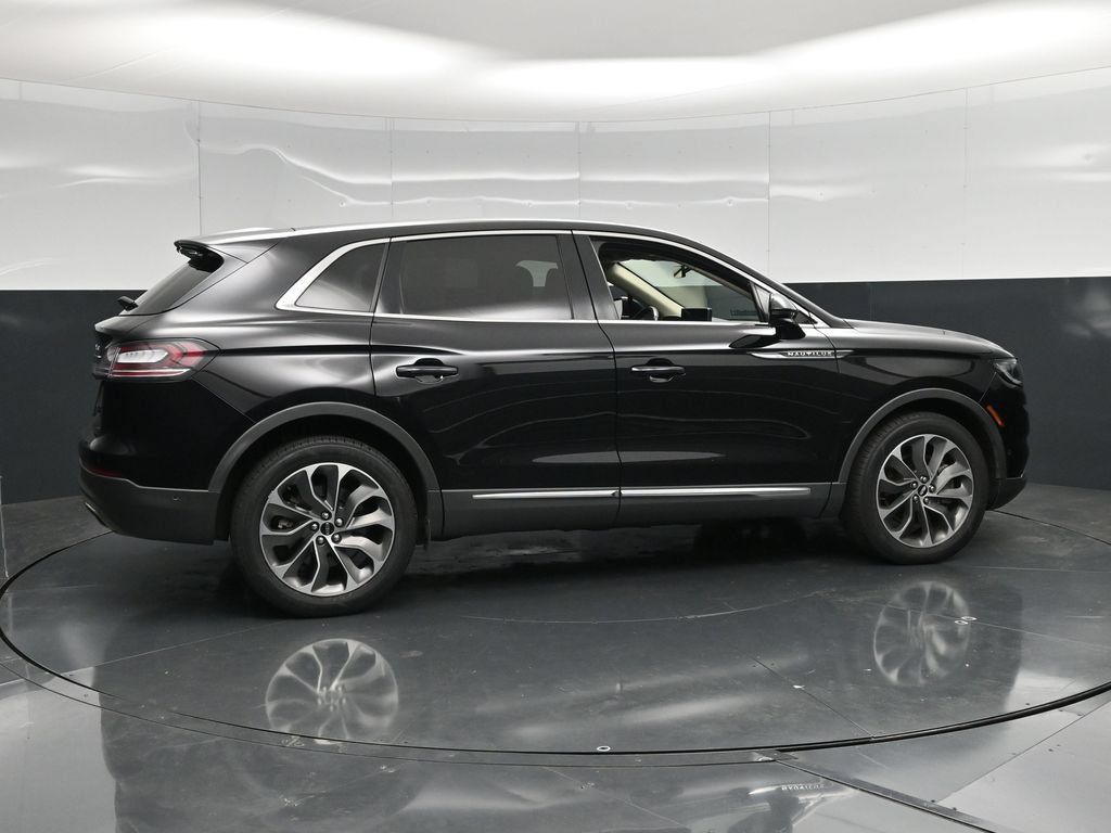 Used 2023 Lincoln Nautilus Reserve w/ Equipment Group 201A AWD/4WD image 4