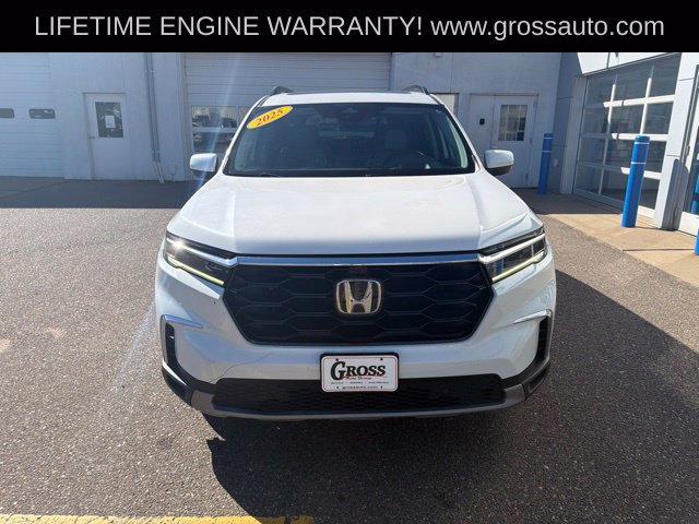 Used 2025 Honda Pilot Elite image 3