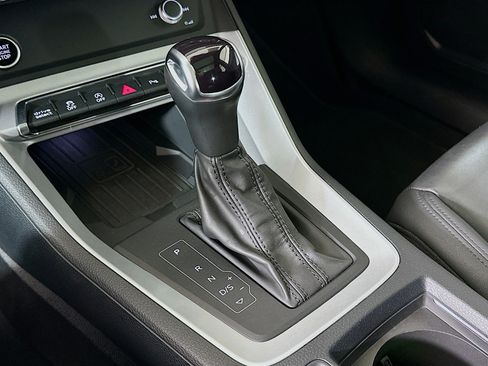 Used 2024 Audi Q3 2.0T Premium image 24