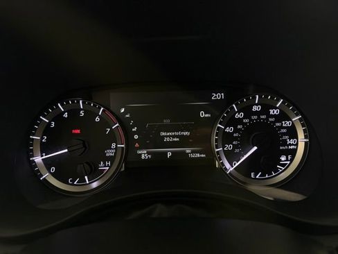 Used 2023 Toyota Highlander XLE FWD image 20