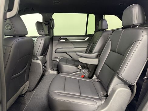 Used 2025 GMC Acadia Elevation w/ Elevation Premium Package FWD image 20
