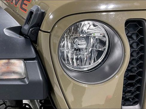 Used 2020 Jeep Gladiator Mojave w/ Trailer Tow Package image 35