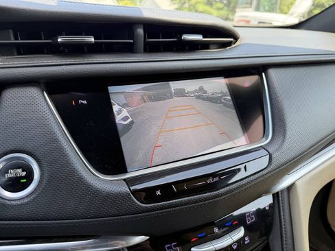Used 2017 Cadillac XT5 FWD image 24