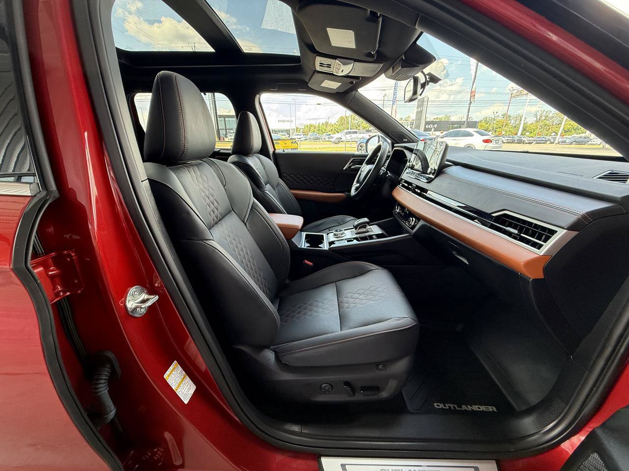 Used 2025 Mitsubishi Outlander SEL AWD/4WD image 31