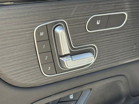Used 2026 Mercedes-Benz GLB 250 image 20