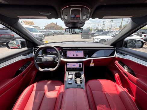 Used 2024 Jeep Wagoneer Launch Edition AWD/4WD image 10