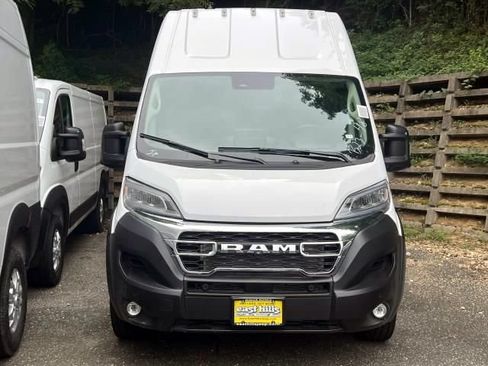New 2024 RAM ProMaster 3500 w/ Quick Order Package 22G SLT FWD image 2