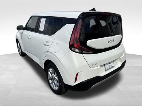 Used 2023 Kia Soul LX w/ Option Group 015 FWD image 6