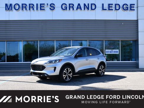 Used 2022 Ford Escape SE w/ SE Sport Appearance Package AWD/4WD image 1