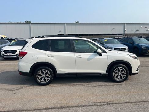 Certified 2023 Subaru Forester Premium AWD/4WD image 6