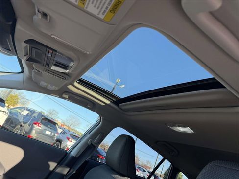 Certified 2024 Subaru Crosstrek 2.0i Premium image 19