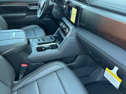New 2026 GMC Sierra 2500 Denali w/ Denali Reserve Package AWD/4WD image 17