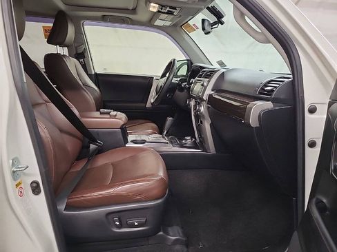 Used 2019 Toyota 4Runner 4WD image 9