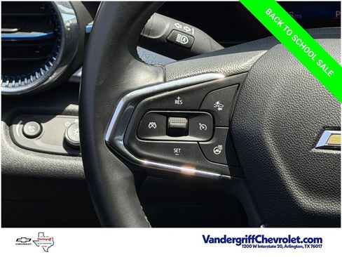 Used 2025 Chevrolet Trax LT w/ LT Convenience Package FWD image 13