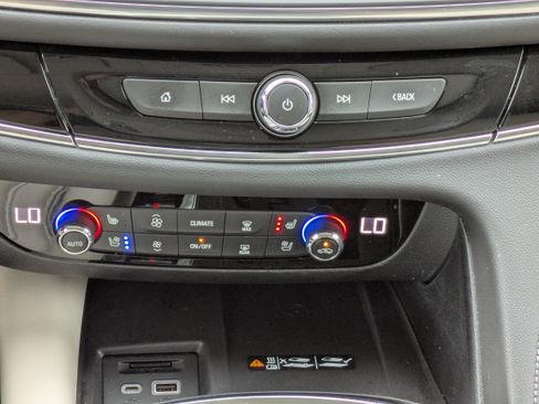 Certified 2024 Buick Enclave Avenir w/ Avenir Technology Package image 20