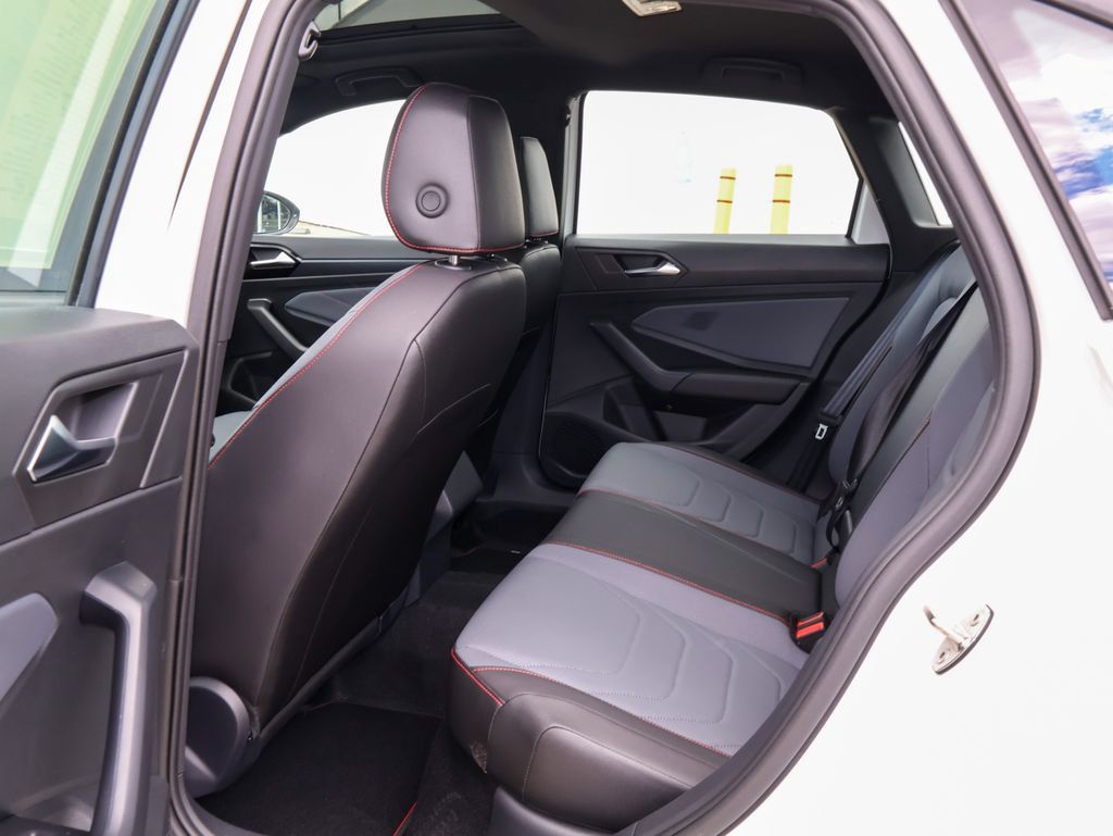 Certified 2025 Volkswagen Jetta GLI Autobahn w/ GLI Black Package FWD image 15