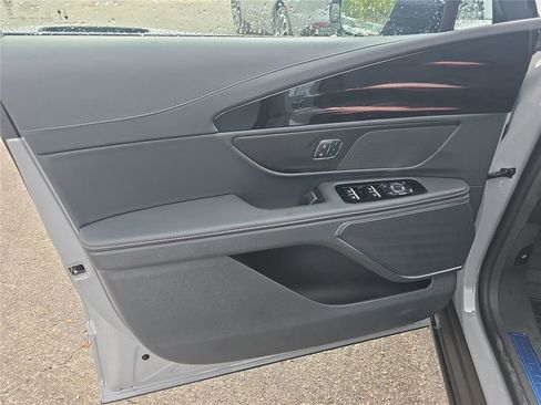 New 2026 Lincoln Nautilus Premier image 12