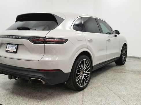 Used 2022 Porsche Cayenne Platinum Edition AWD/4WD image 5