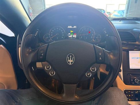 Used 2010 Maserati GranTurismo Convertible image 34