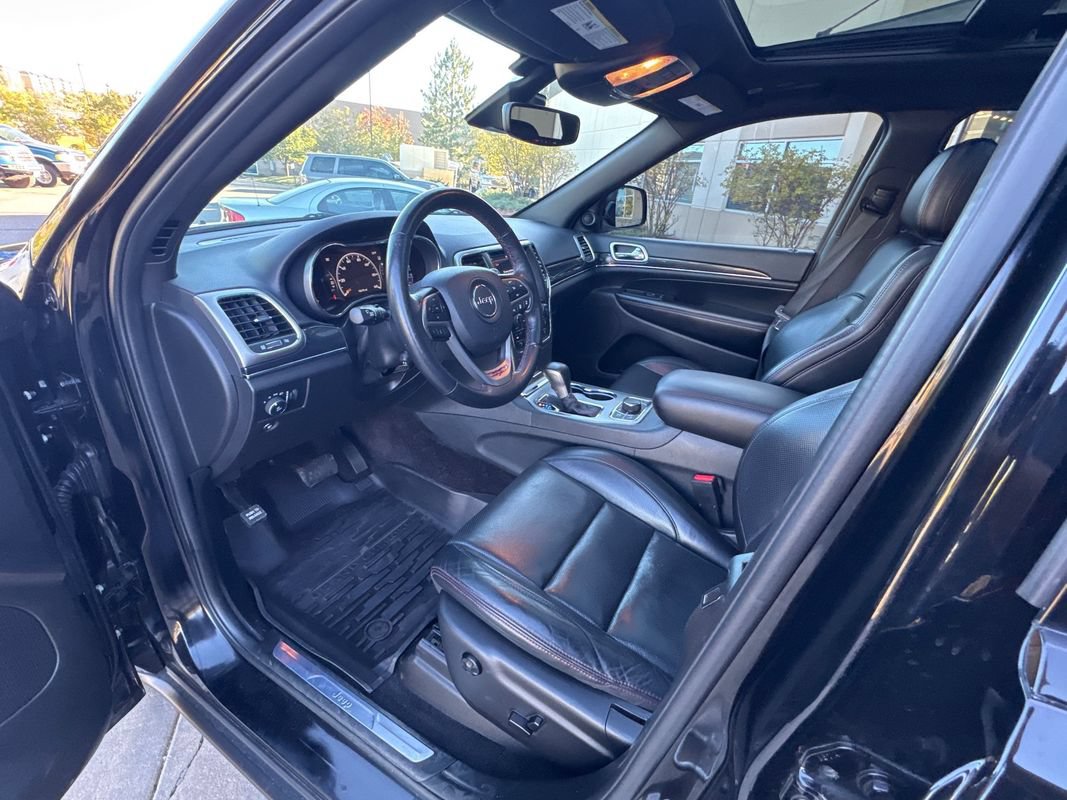 Used 2018 Jeep Grand Cherokee Trailhawk w/ Trailhawk Luxury Group AWD/4WD image 28