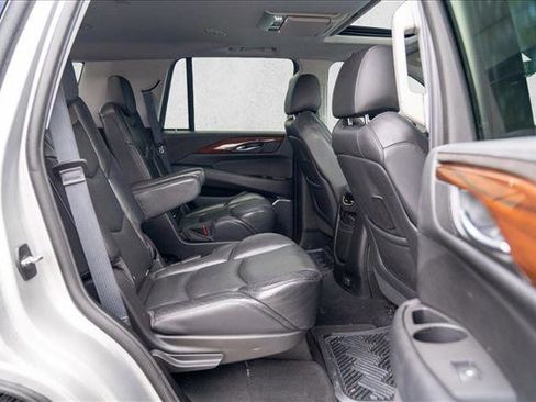 Used 2018 Cadillac Escalade Premium Luxury image 24