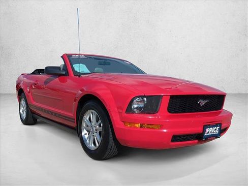 Used 2007 Ford Mustang Deluxe image 3