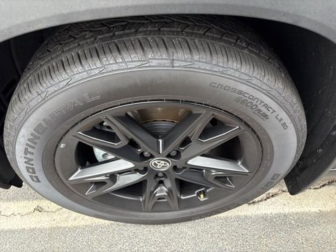 Certified 2025 Toyota Grand Highlander Platinum image 12