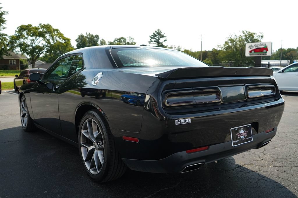 Used 2022 Dodge Challenger GT RWD image 3