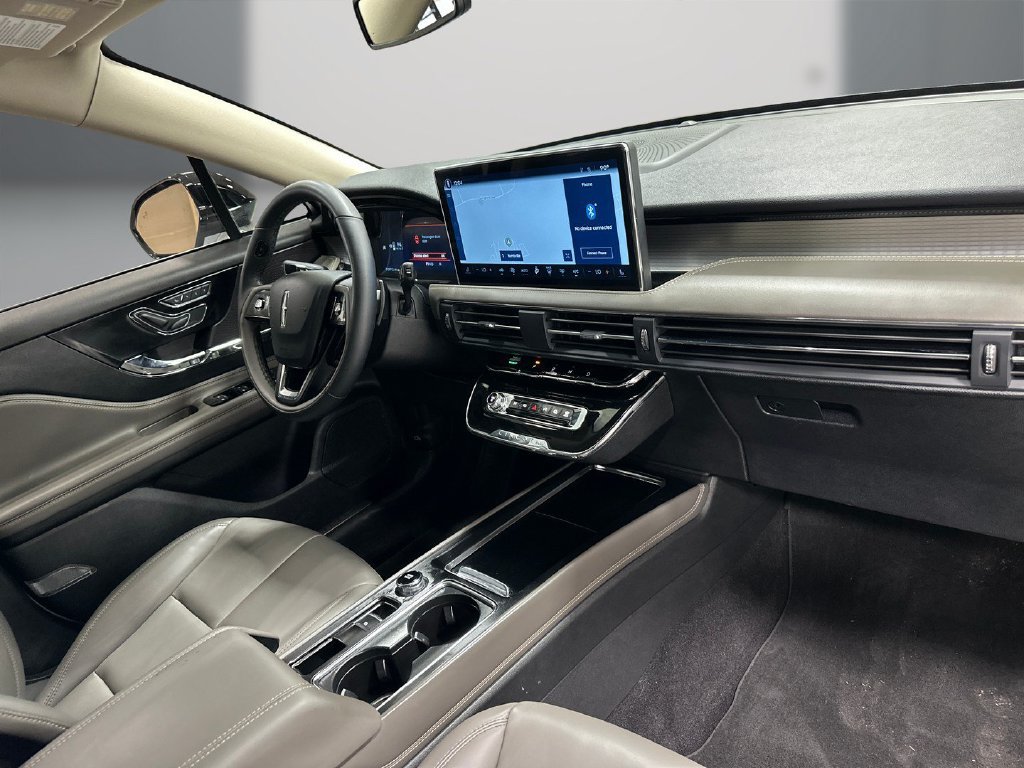 Used 2025 Lincoln Corsair FWD image 16
