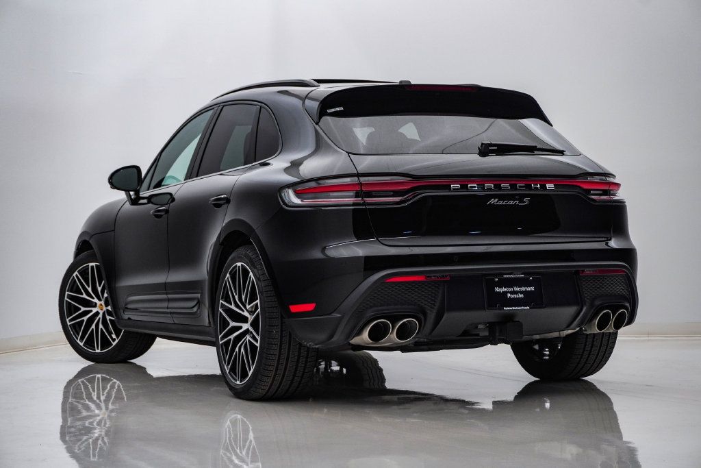 Certified 2026 Porsche Macan S AWD/4WD image 3