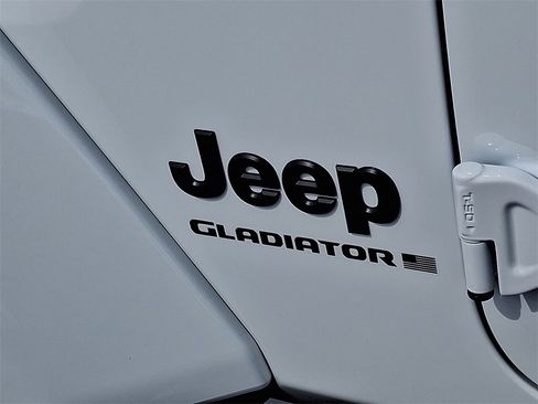 New 2025 Jeep Gladiator Sport image 17