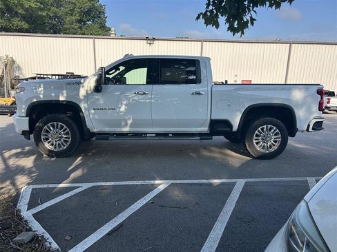 Used 2023 Chevrolet Silverado 2500 High Country w/ Safety Package II AWD/4WD image 4