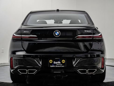 Used 2026 BMW 760i xDrive w/ Executive Package AWD/4WD image 12