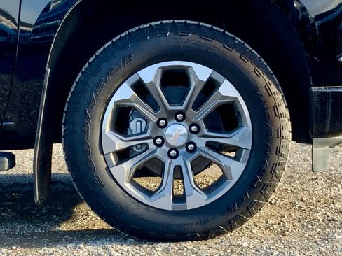 Used 2024 Chevrolet Silverado 1500 High Country w/ Technology Package image 16